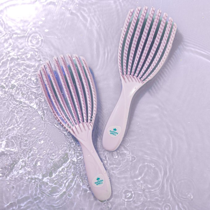 Brosse démêlante Flexiflow – brosse anti-nœuds flexible pour un démêlage tout en douceur - Coloris V