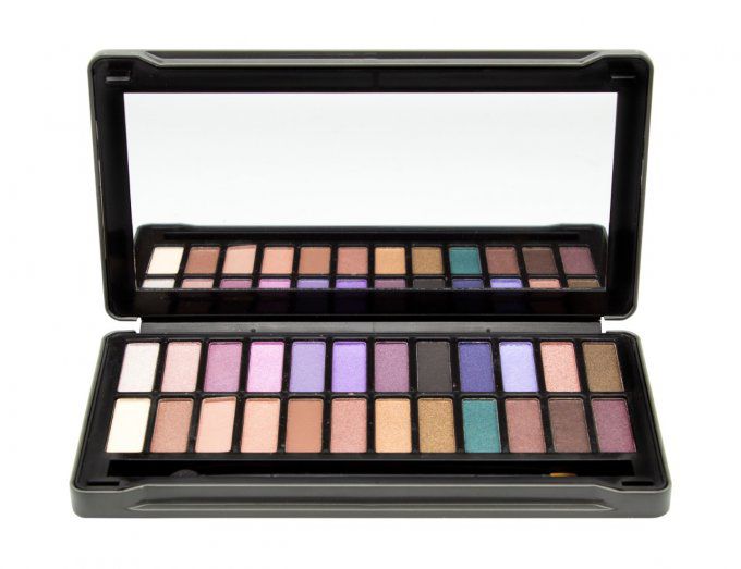 Grande Palette de maquillage smoky Intense - 24 couleurs - 21 g - Magic Studio