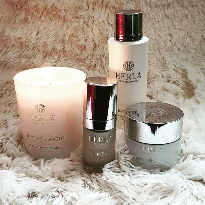 Coffret Cadeau Crème de nuit hydratante + Lotion illuminatrice -  INFINITE WHITE - HERLA