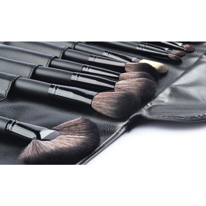 Set de 10 pinceaux de maquillage noirs