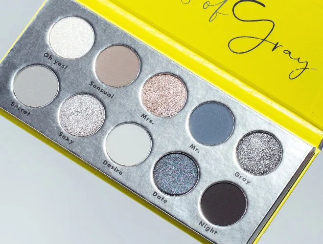 Palette d'ombres à paupière 10 Nuances de GREY - 15 gr - Ingrid Cosmetics
