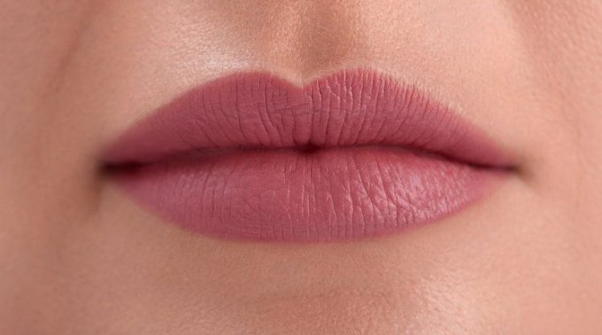 Coffret "The Kiss Lips"  - Rouge à lèvres et crayon assortis - 01 Nude Beige - Paese