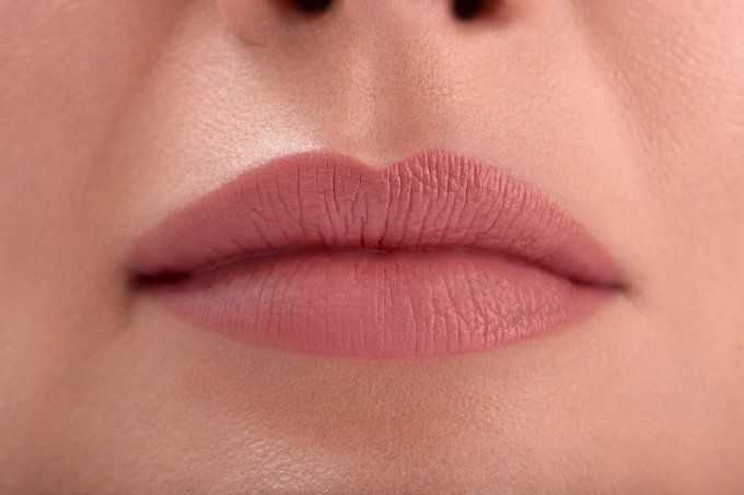 Coffret "The Kiss Lips"  - Rouge à lèvres et crayon assortis - 02 Nude Coral - Paese